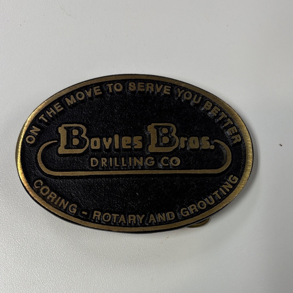 Men's Black and Gold Belt Buckle